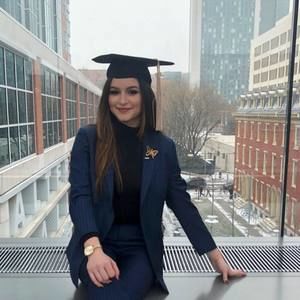 Meet your Posher, Leslie